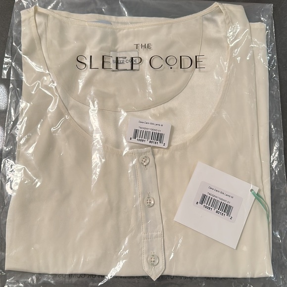 Dara Washable Silk Cami in Lamb Size Medium - Picture 5 of 5